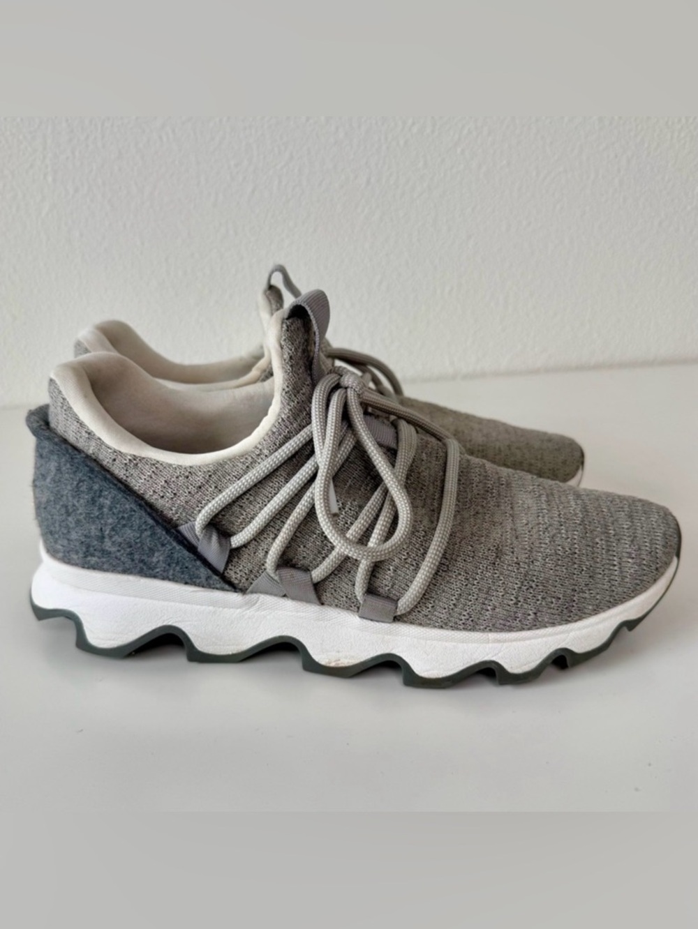 Sorel Kinetic Impact Lace Trainer Sneakers-Dove Grey Women’s Size 8.5